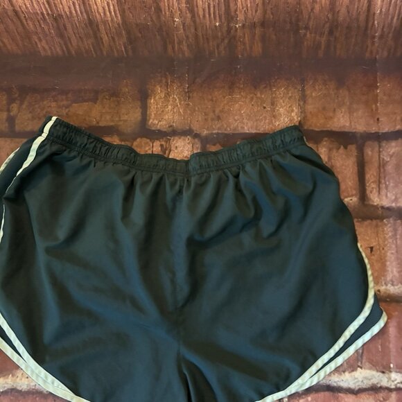 Nike Running Shorts Women’s Extra Large 1X Athletic Green Check Swoosh Logo - Picture 10 of 16